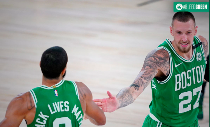 Los Celtics brillaron contra los Raptors en Orlando
